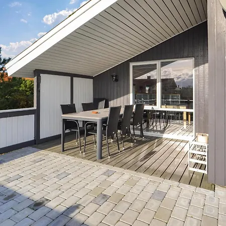 Stunning In Hvide Sande With Kitchen * Bjerregard